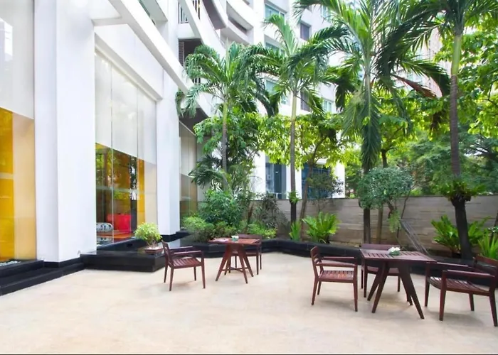 Large With 2beds Bts Chitlom Sukhumvit Bkk Apartment *