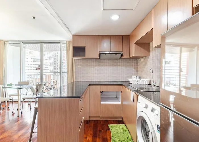 Large With 2beds Bts Chitlom Sukhumvit Bkk Apartment *