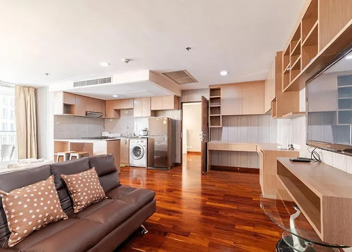 Apartment Large With 2beds Bts Chitlom Sukhumvit Bkk