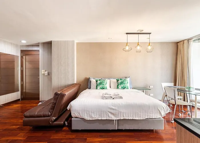 Large With 2beds Bts Chitlom Sukhumvit Bkk Apartment *
