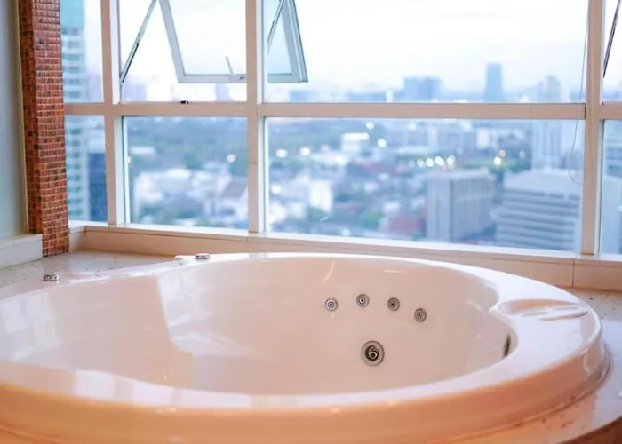 Apartment Large With 2beds Bts Chitlom Sukhumvit Bkk *