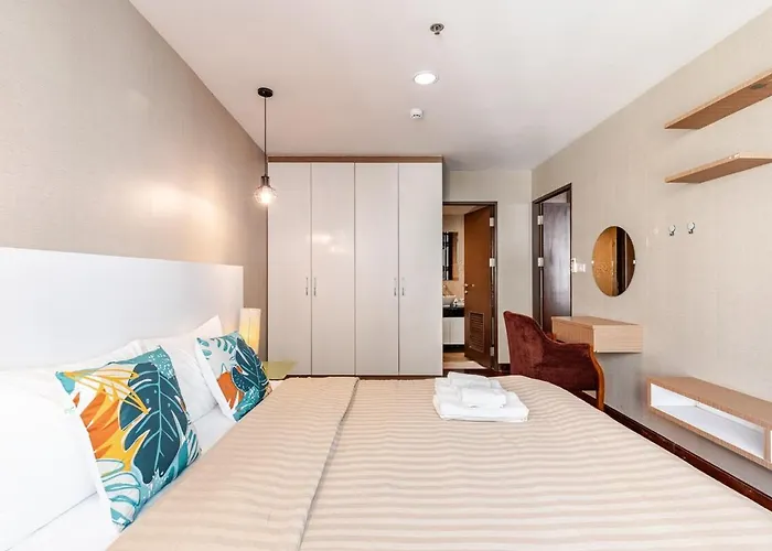Apartment Large With 2beds Bts Chitlom Sukhumvit Bkk *